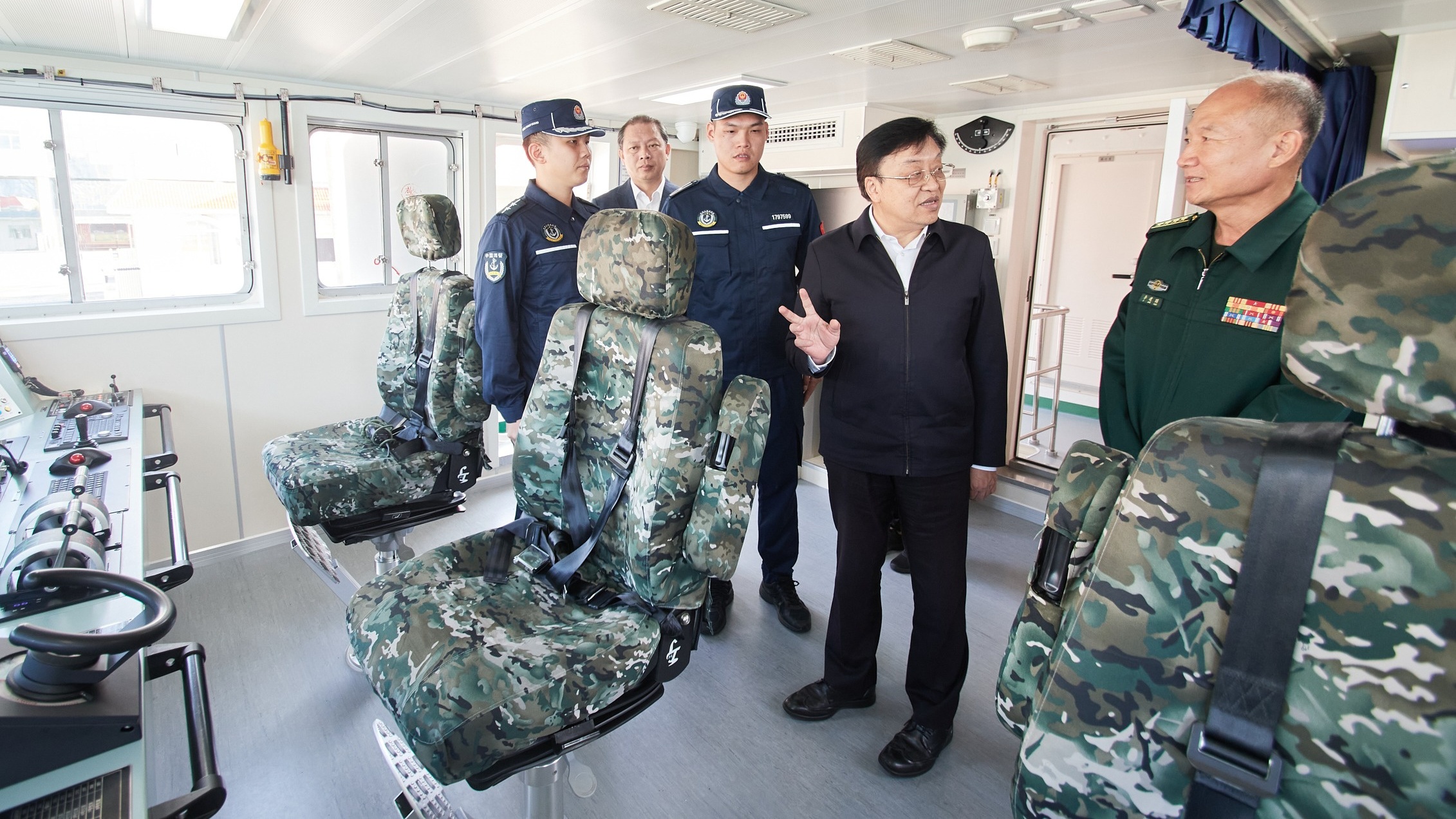 冯飞在海口调研封关运作情况：以高水平对外开放激发高质量发展新动能，全力实现一季度“开门红”、全年“满堂红”