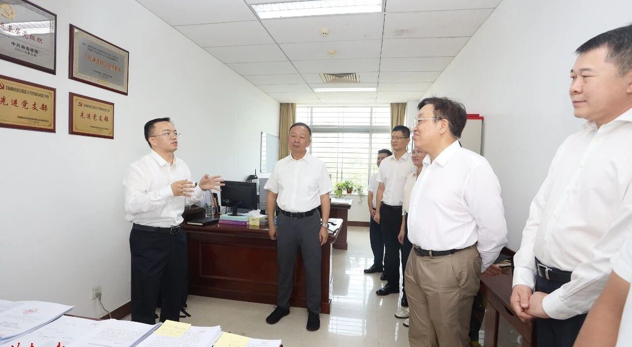 冯飞在省委深改办（自贸港工委办）调研：全力推动开放政策落地见效，在高标准建设海南自由贸易港上展现更大作为